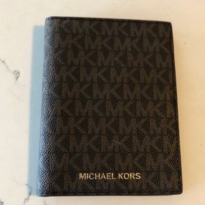 New Michael Kors Passport Wallet
